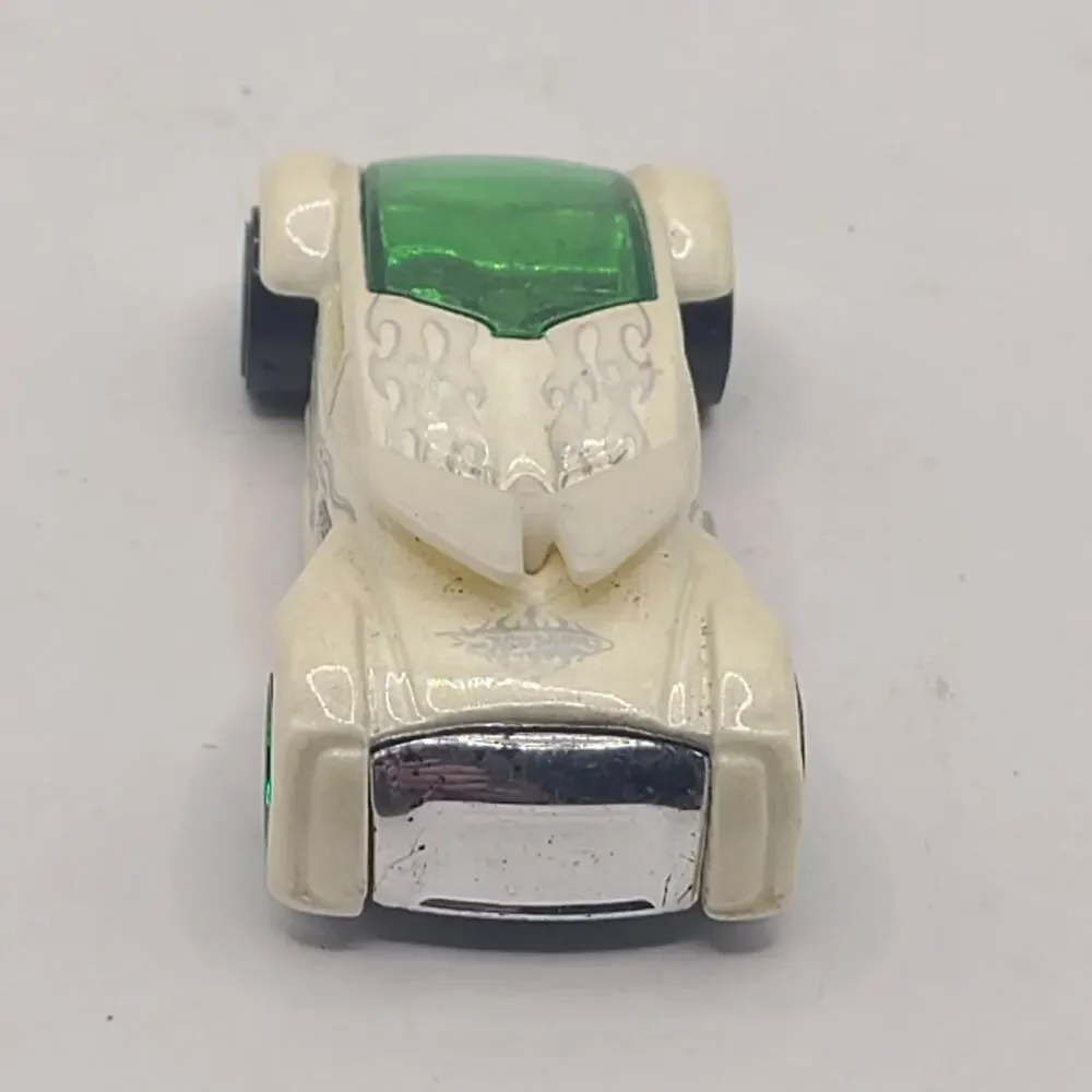 Hot Wheels Phantom Racer Car 2004 White Green Windshield Windows 1:64 Loose